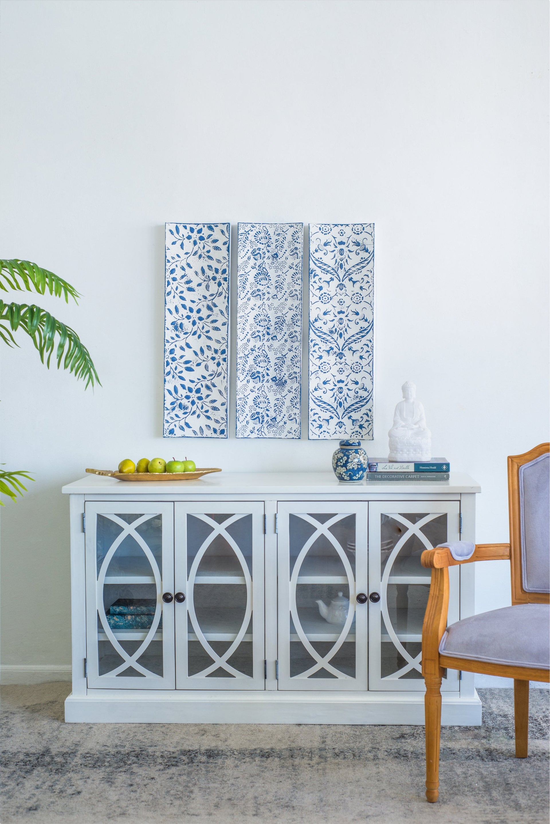 5.5x4.7x11.8' White Sitting Buddha Figure