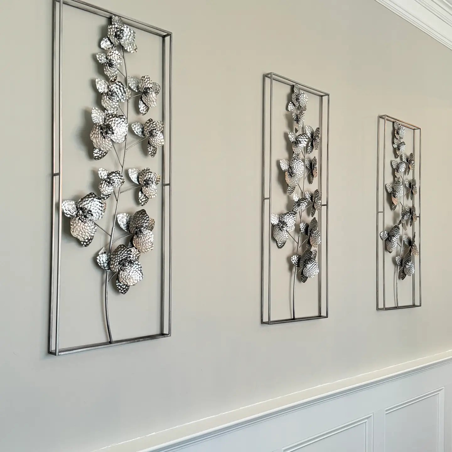 METAL FLOWER WALL DECOR