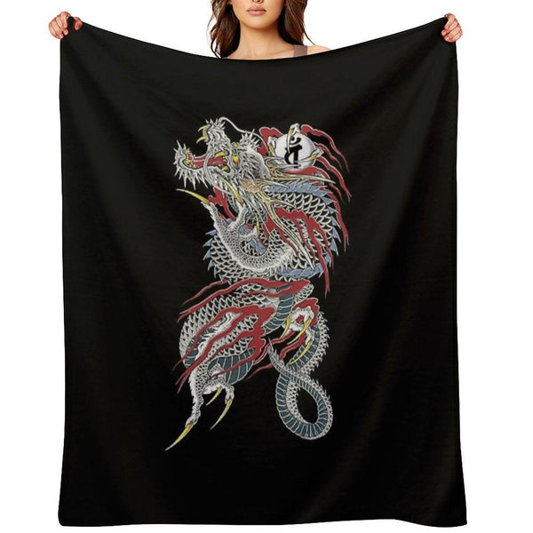 Kiryu Kazuma - Dragon of Dojima (Yakuza) Throw Blanket