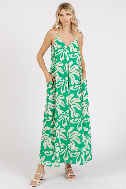 Printed V-Neck Maxi Cami Summer Dress with Pockets – Fluttering, Effortlessly Chic Maxi Dress with Ruched Detail and Convenient Pockets