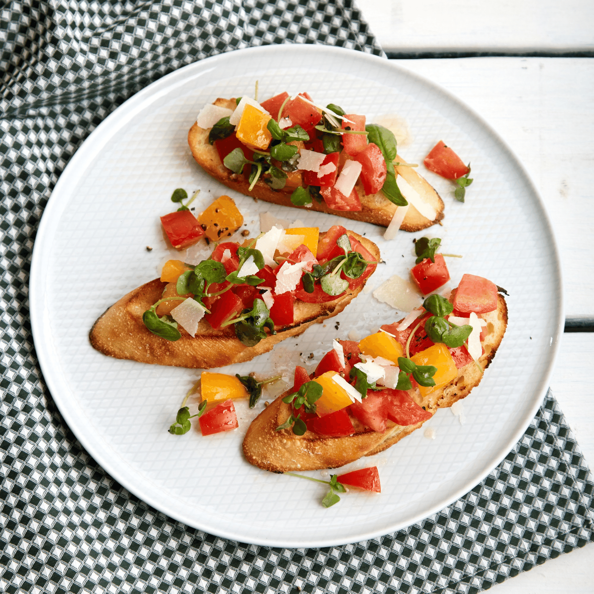 Jute Gardens Microgreen Growing Kit – Basil & Arugula Seeds, Eco-Friendly Indoor Gardening Set