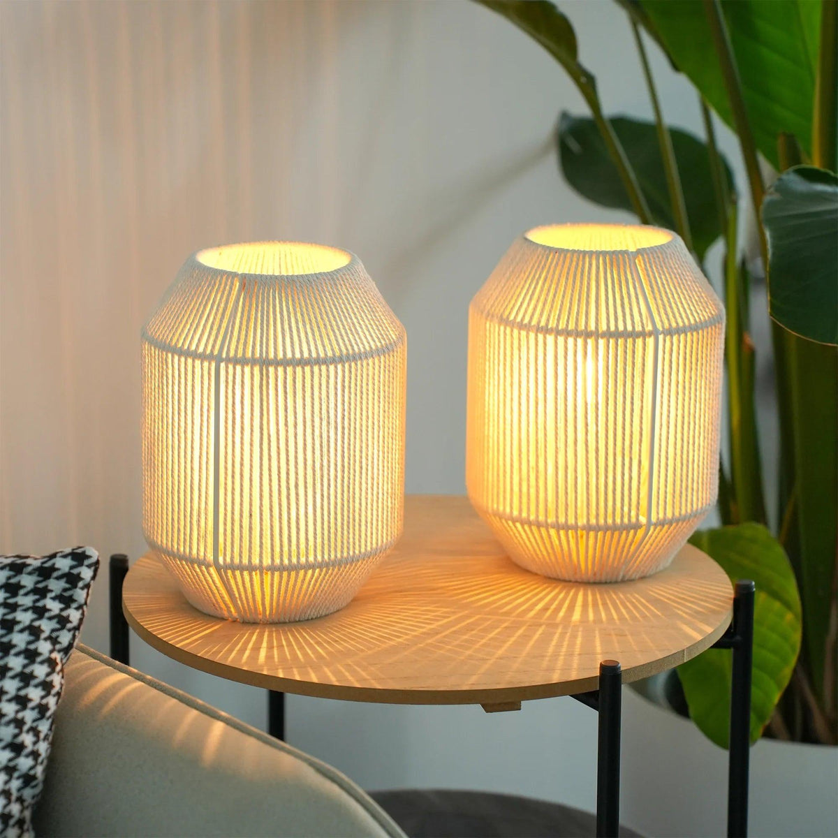 Set of 2 Woven Lamp shade Table Lamps