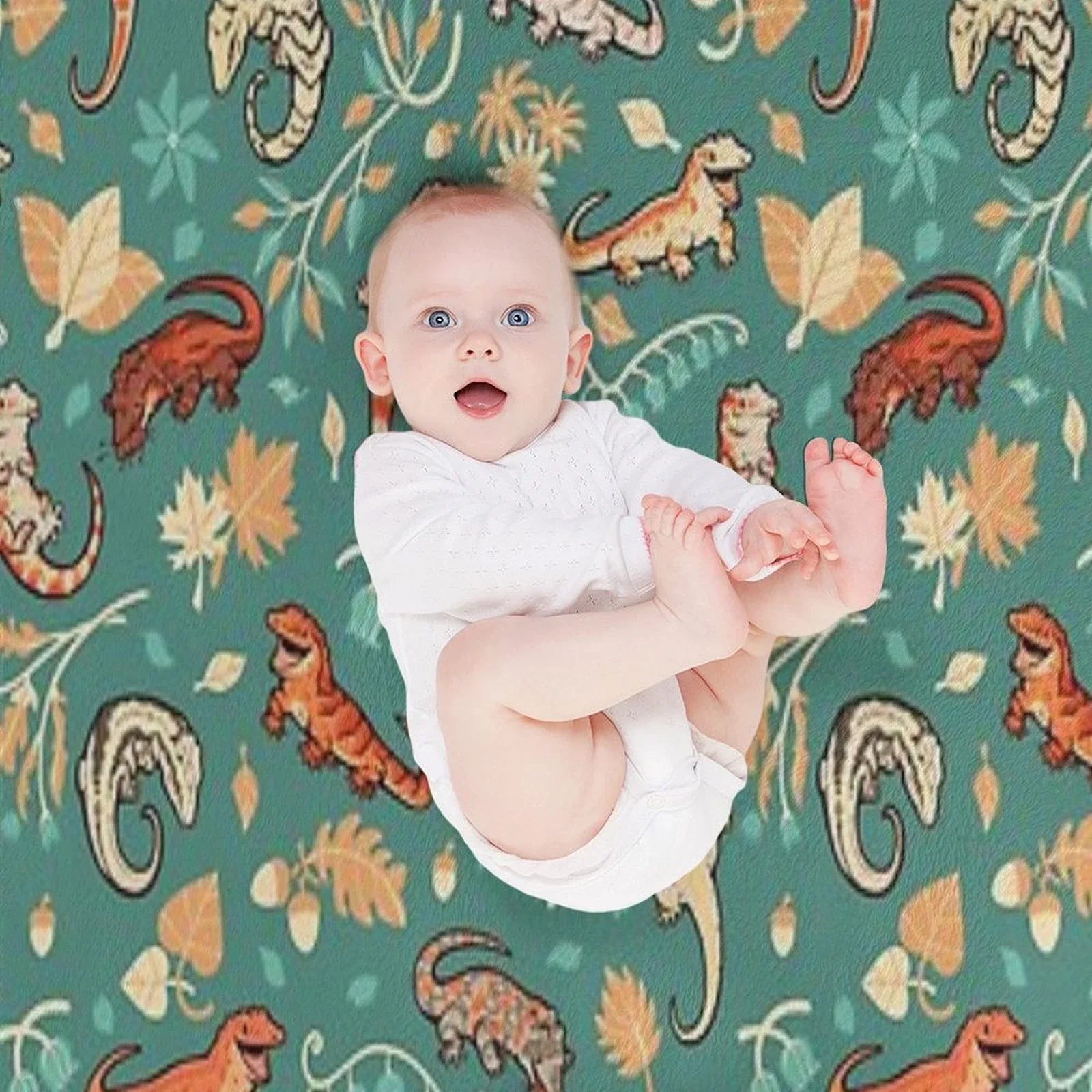 Autumn Geckos in Green Throw Blanket