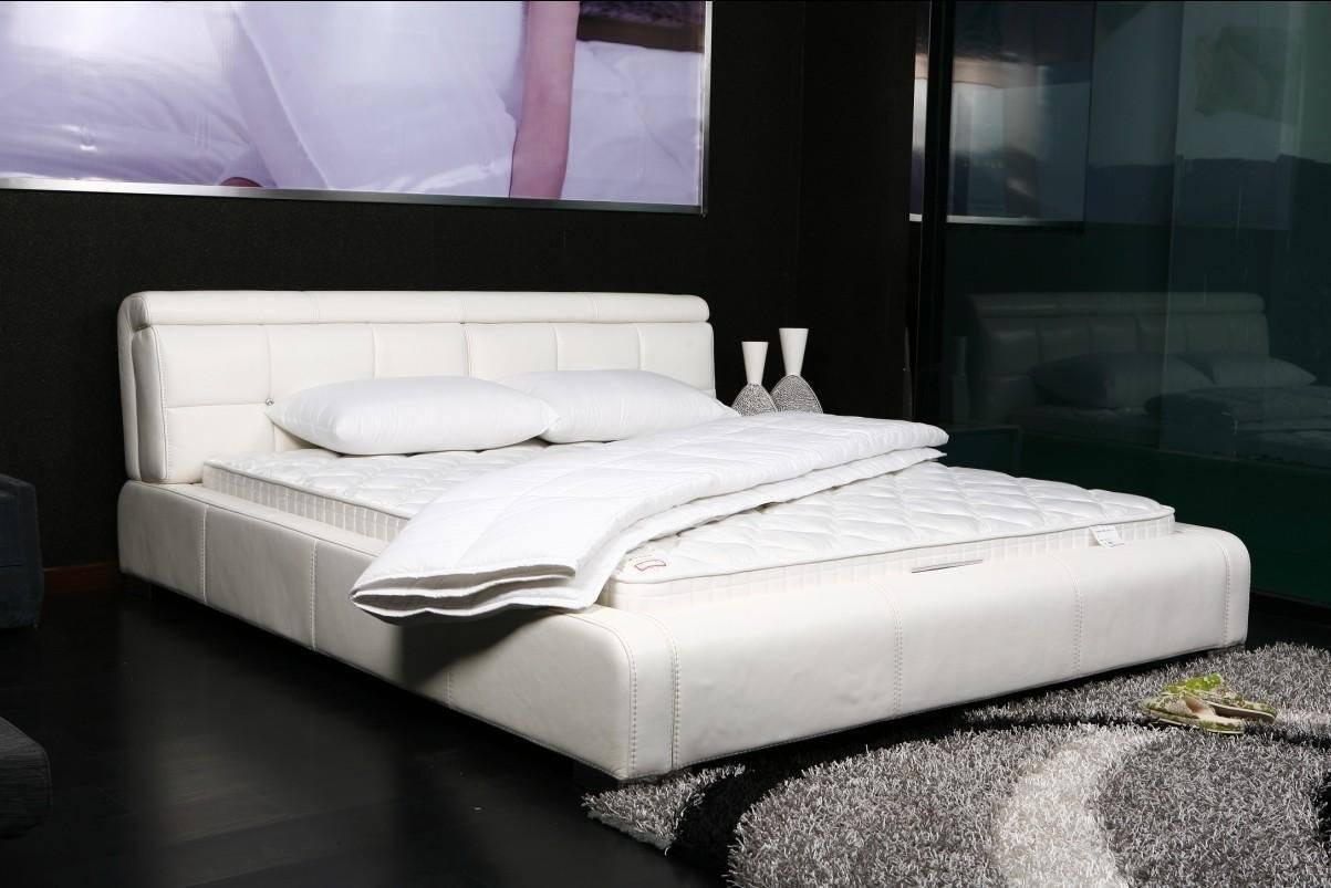 DaDa Bedding Solid White Ultra Extra Comfort Bed Top Mattress Quilted Cover Padding - 1-Piece