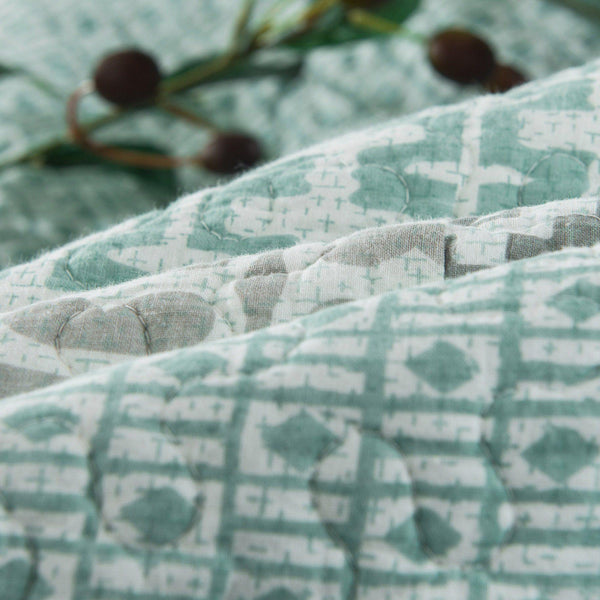 DaDa Bedding Contemporary Mint Green Grey Geometric Cotton Quilted Bedspread Set (JHW-804)