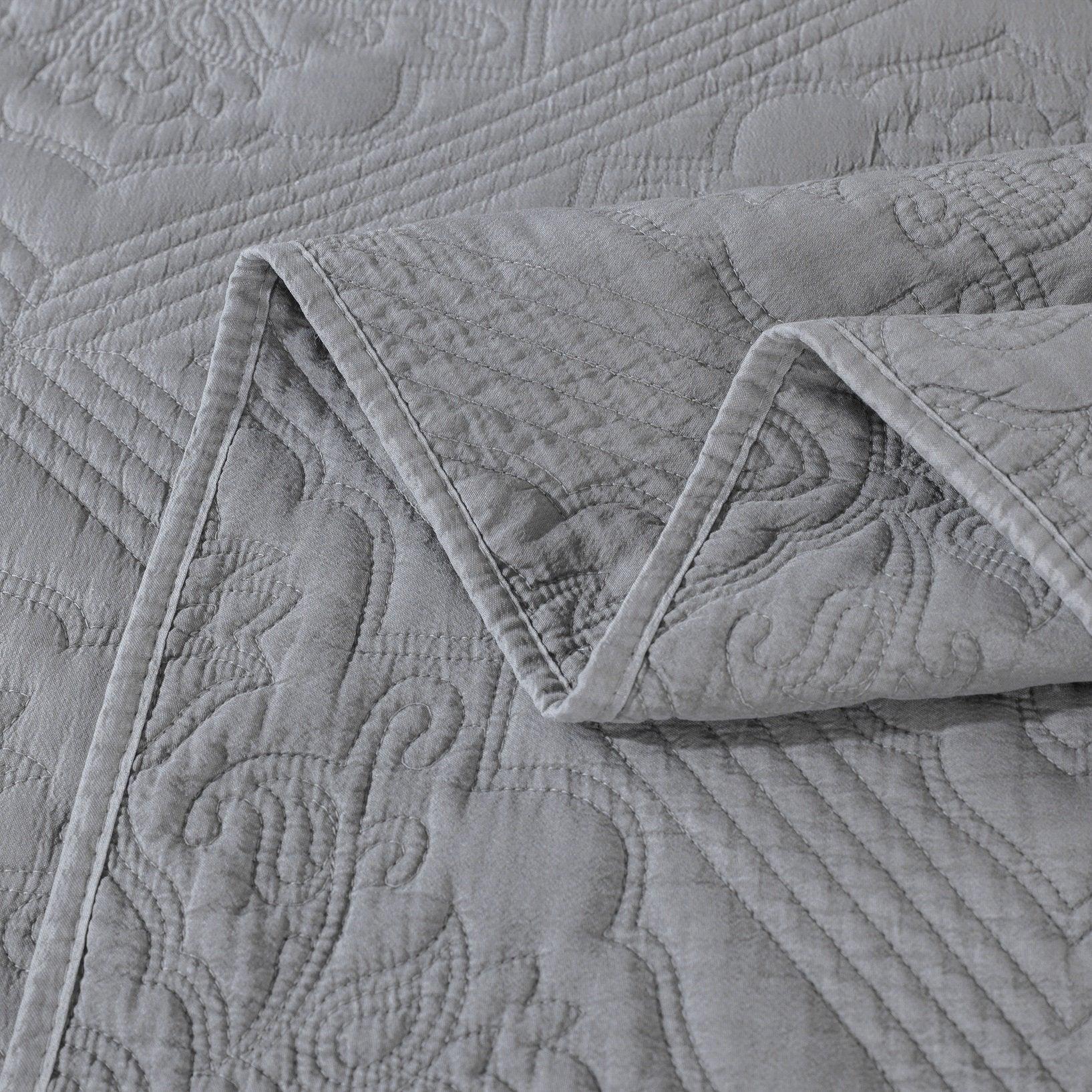 DaDa Bedding Floral Vintage Stone Wash Grey Matelassé Ash Silver Diamond Pattern Quilted Bedspread Set (JHW855)
