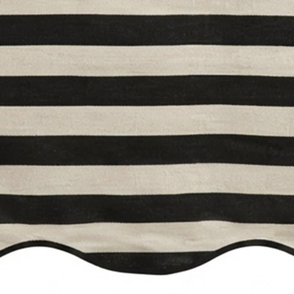 Scalloped Edge Tablecloth - Striped