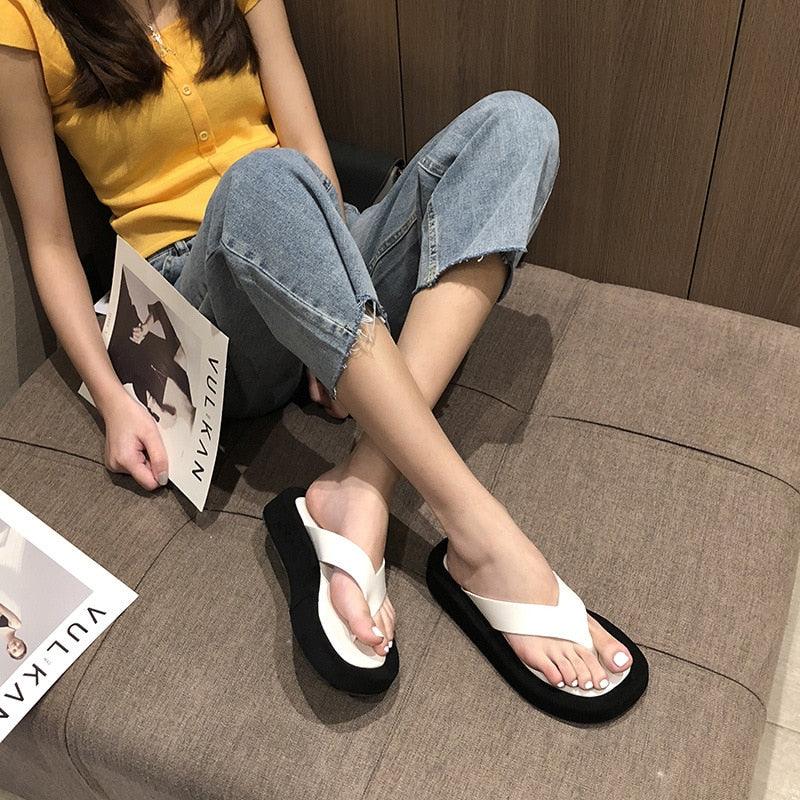 Black White Thick Bottom Flip Flops Women Famous Design Clip Toe Slippers Platform Slides Beach Comfort Thong Style Flip Flops Sandals For Women With Arch Support For Comfortable Walk