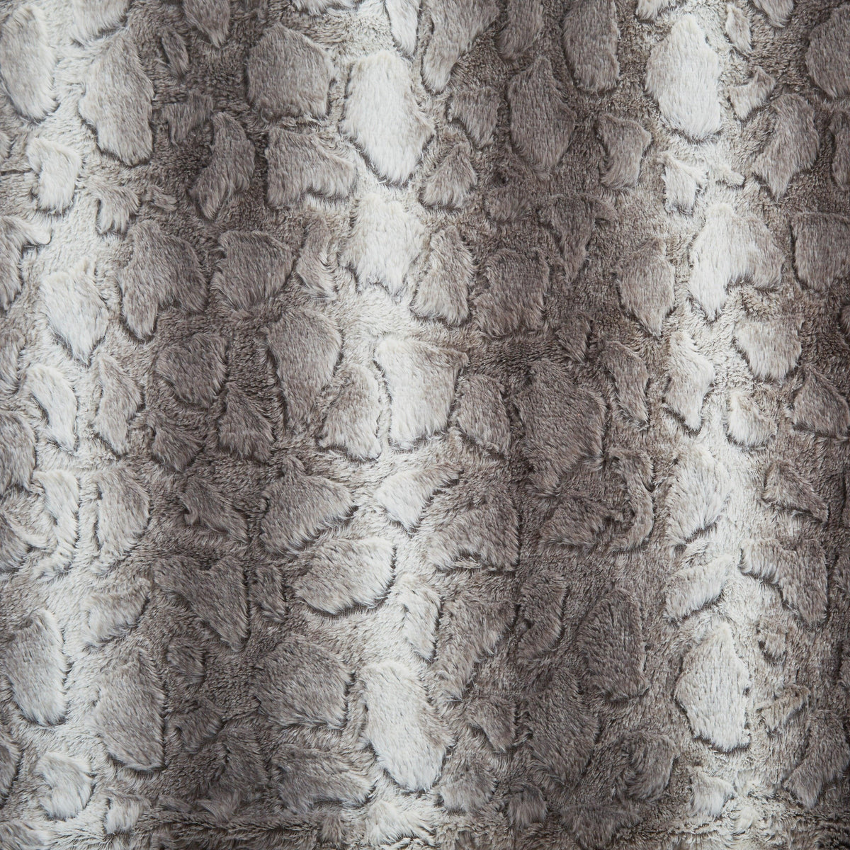 Tache Silver Snow Giraffe Faux Fur Throw Blanket (DY16)