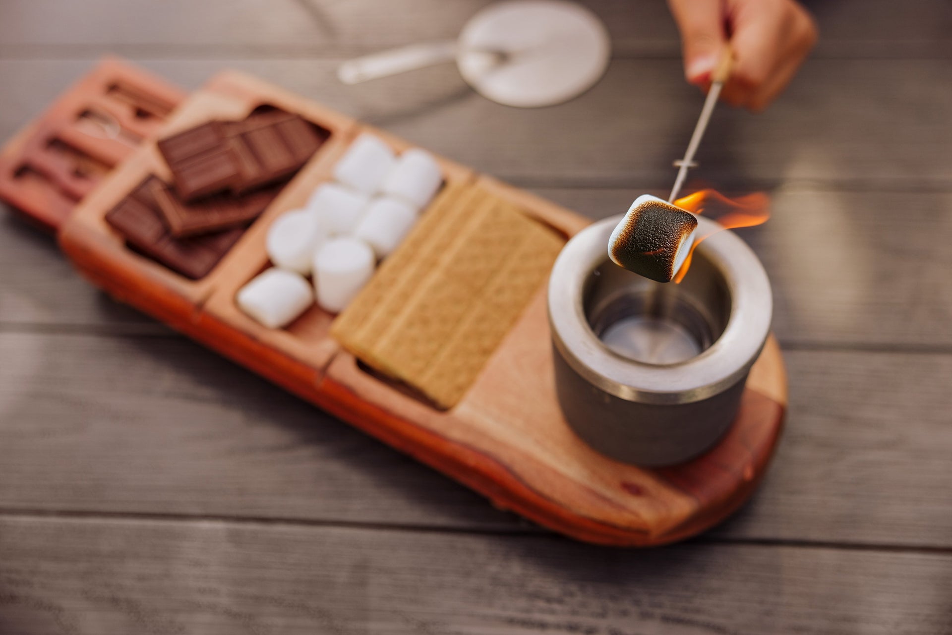 Dolce S'mores Kit with Tabletop Fire Pit