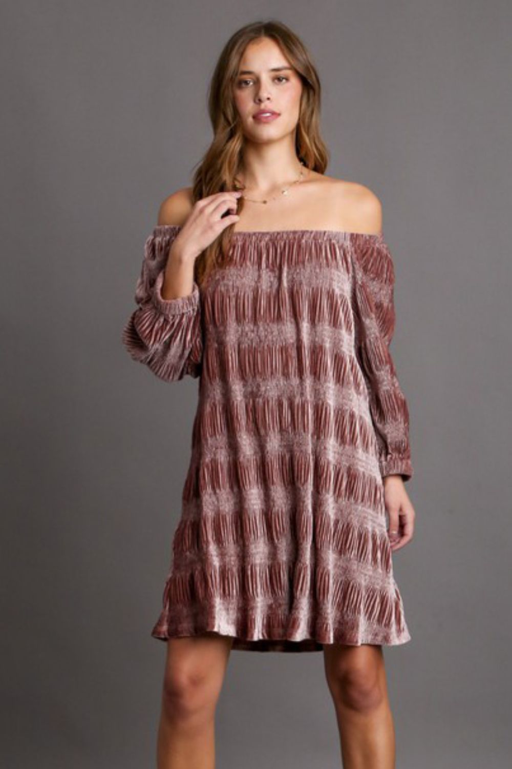 Off-Shoulder Balloon Sleeve Velvet Mini Dress For Women – Glamorous Off-Shoulder Dress, Balloon Sleeve Mini Dress, Luxurious Velvet Dress, Elegant Party Dress, Statement Mini Dress