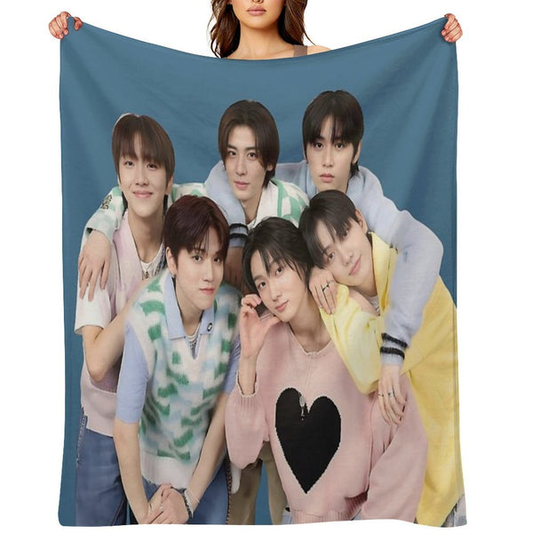 BOY NEXT DOOR' (KPOP) Lightweight Throw Blanket