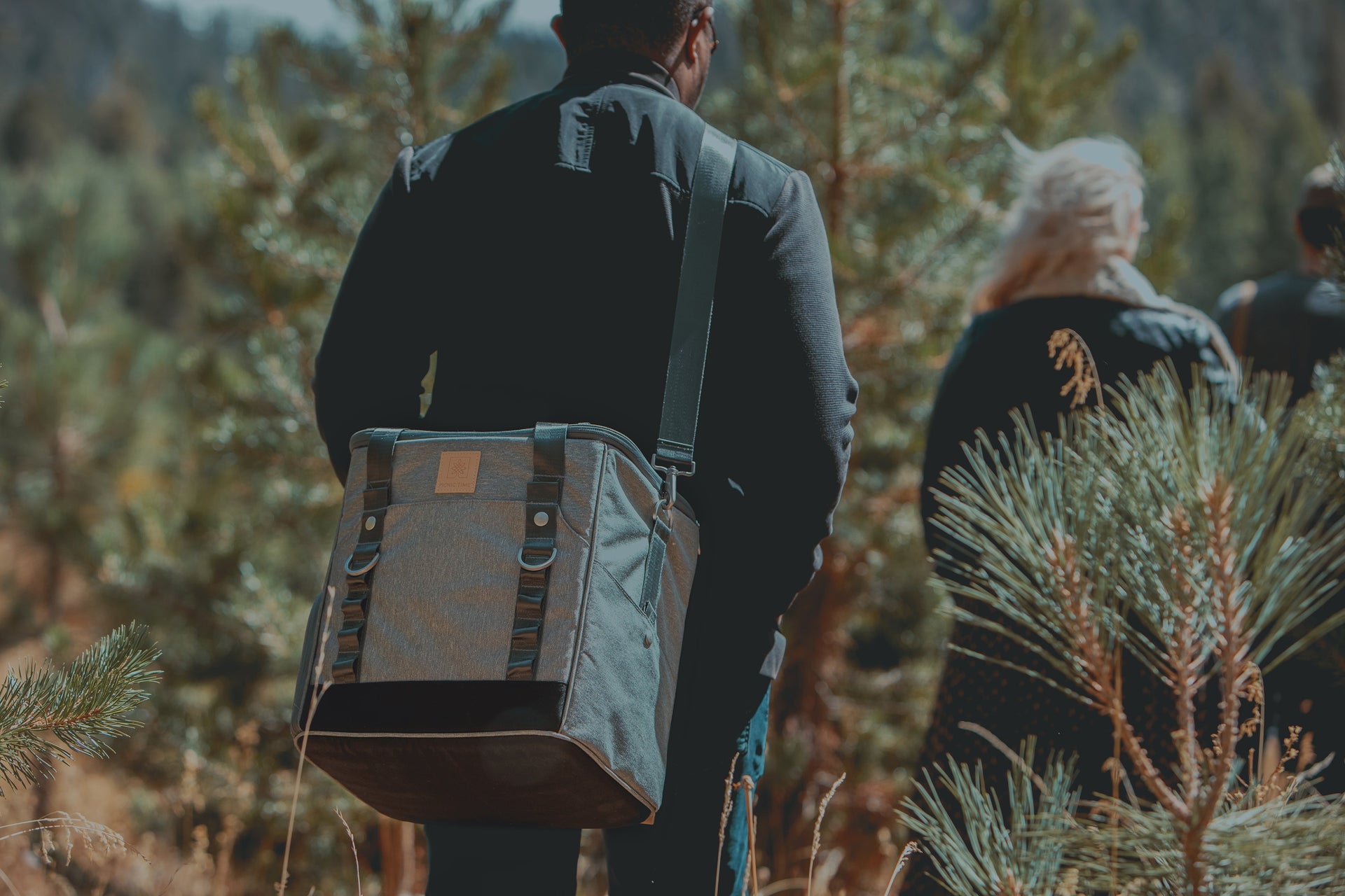 PT-Frontier Picnic Utility Cooler for 4 Picnic Time Family of Brands