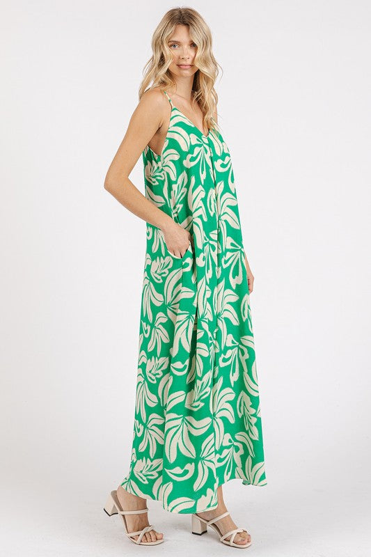 Printed V-Neck Maxi Cami Summer Dress with Pockets – Fluttering, Effortlessly Chic Maxi Dress with Ruched Detail and Convenient Pockets