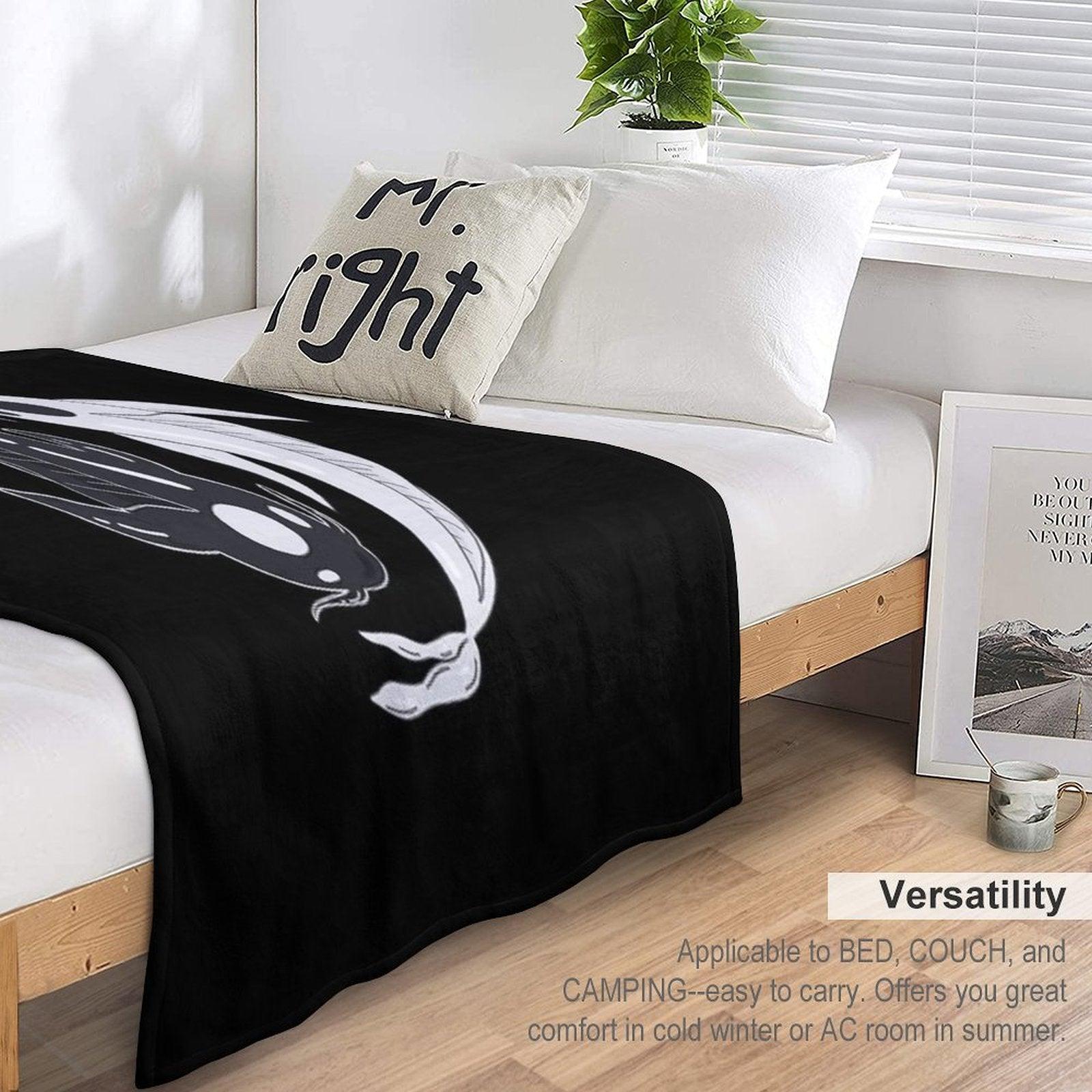 Tui And La Throw Blanket