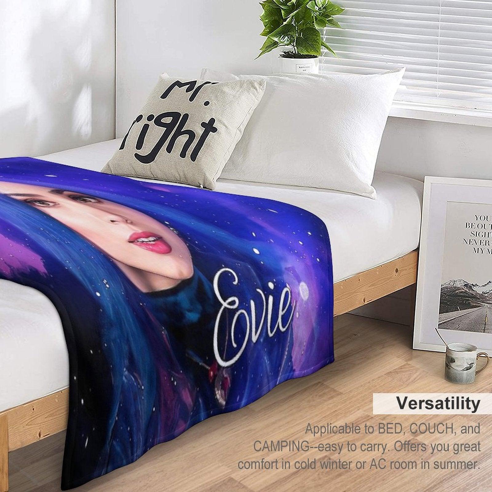 Evie Blue Princess - Descendants 3 Throw Blanket