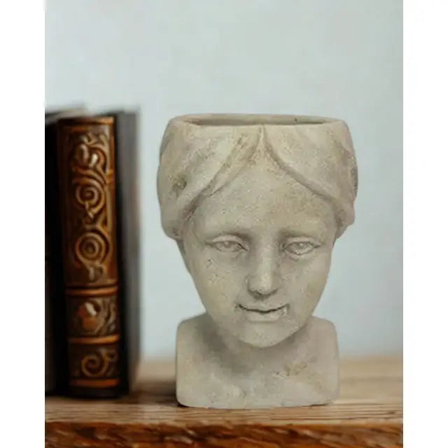 Female Peasant Planter