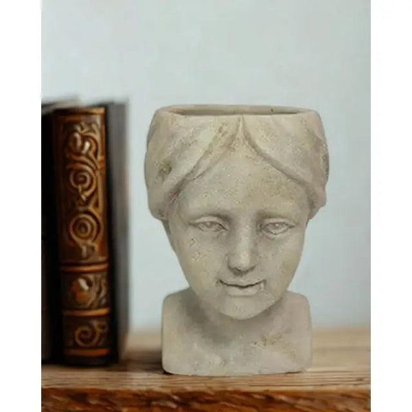 Female Peasant Planter