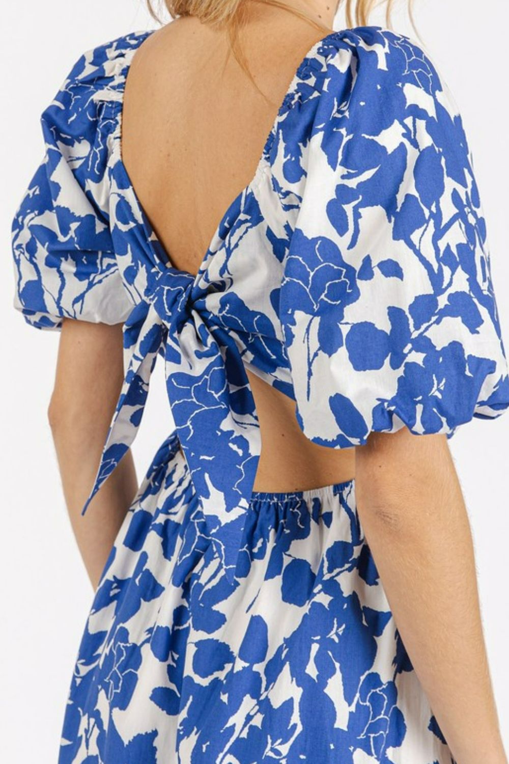 New Summer Cutout Back Floral Sweetheart Neck Puff Sleeve Dress – Unique, Romantic and Trendy Floral Dress with Puff Sleeves and Cutout Back