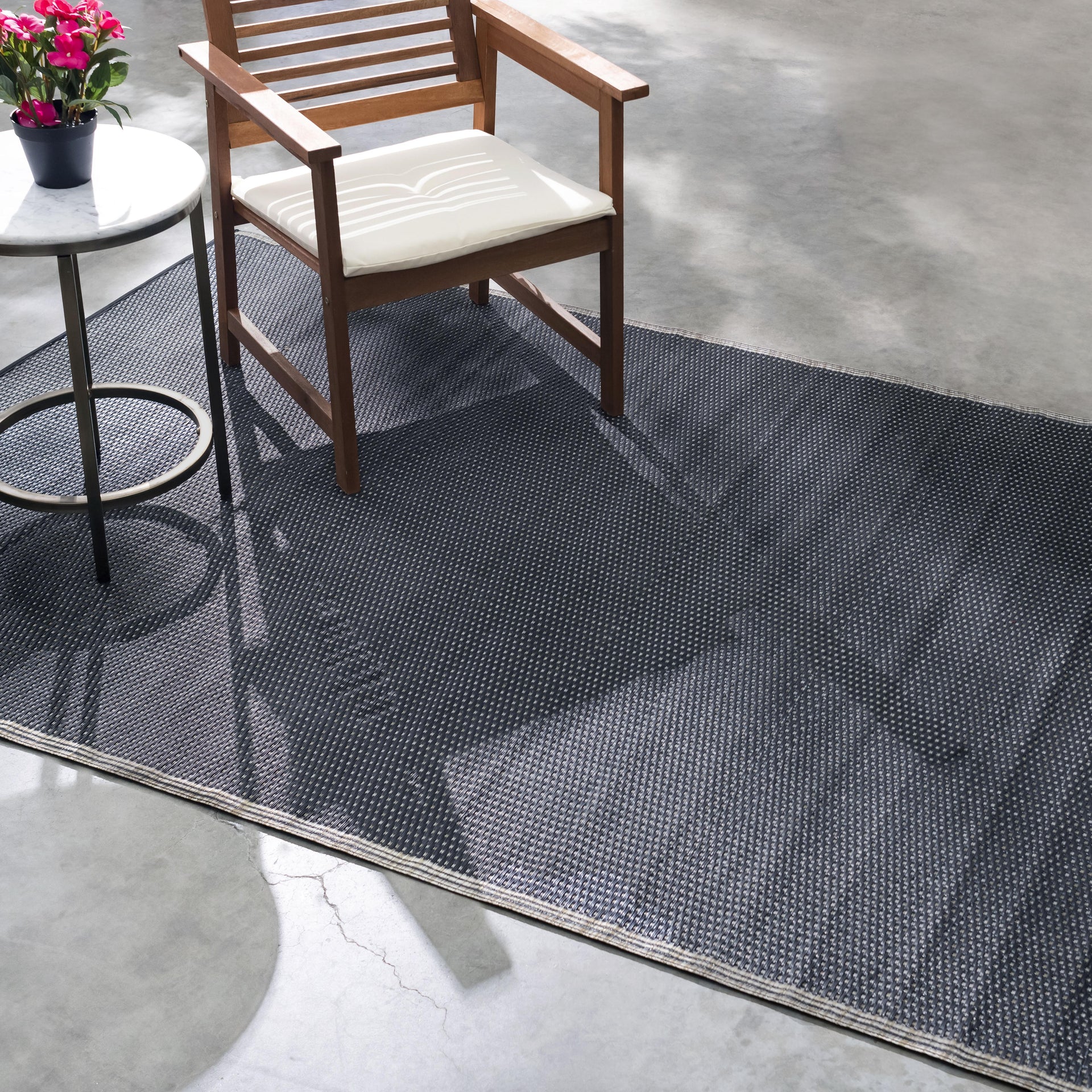Cancun Shadow - Sand & Black Outdoor Rug for Patio