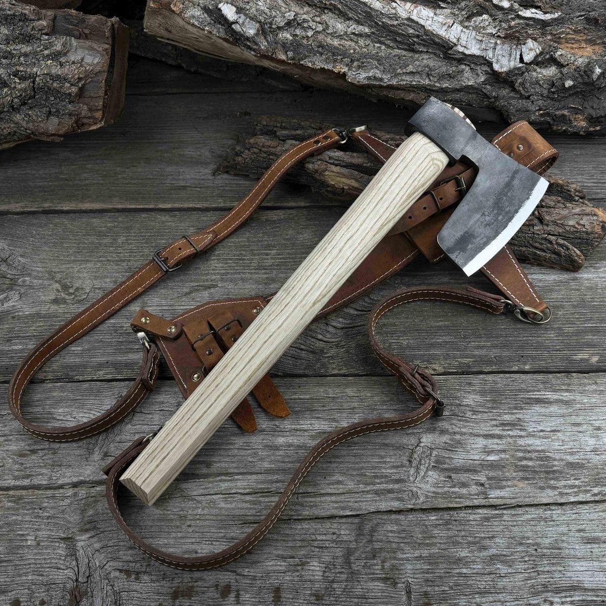 Carpenter’s Axe with Leather Shoulder Sheath, 0.84 kg (1.85 lb)