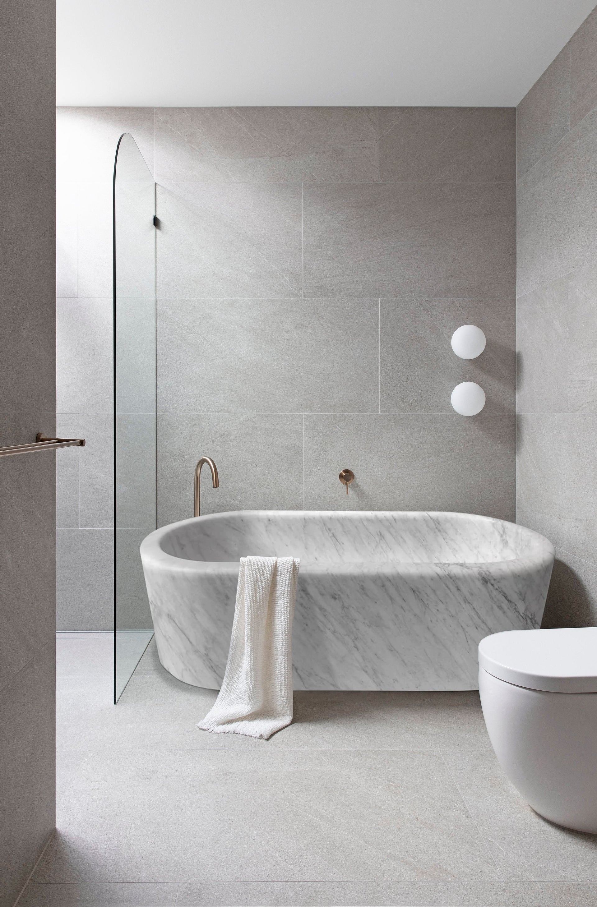 Imperial White Marble Bathtub Hand-carved from Solid Marble Block (W)32