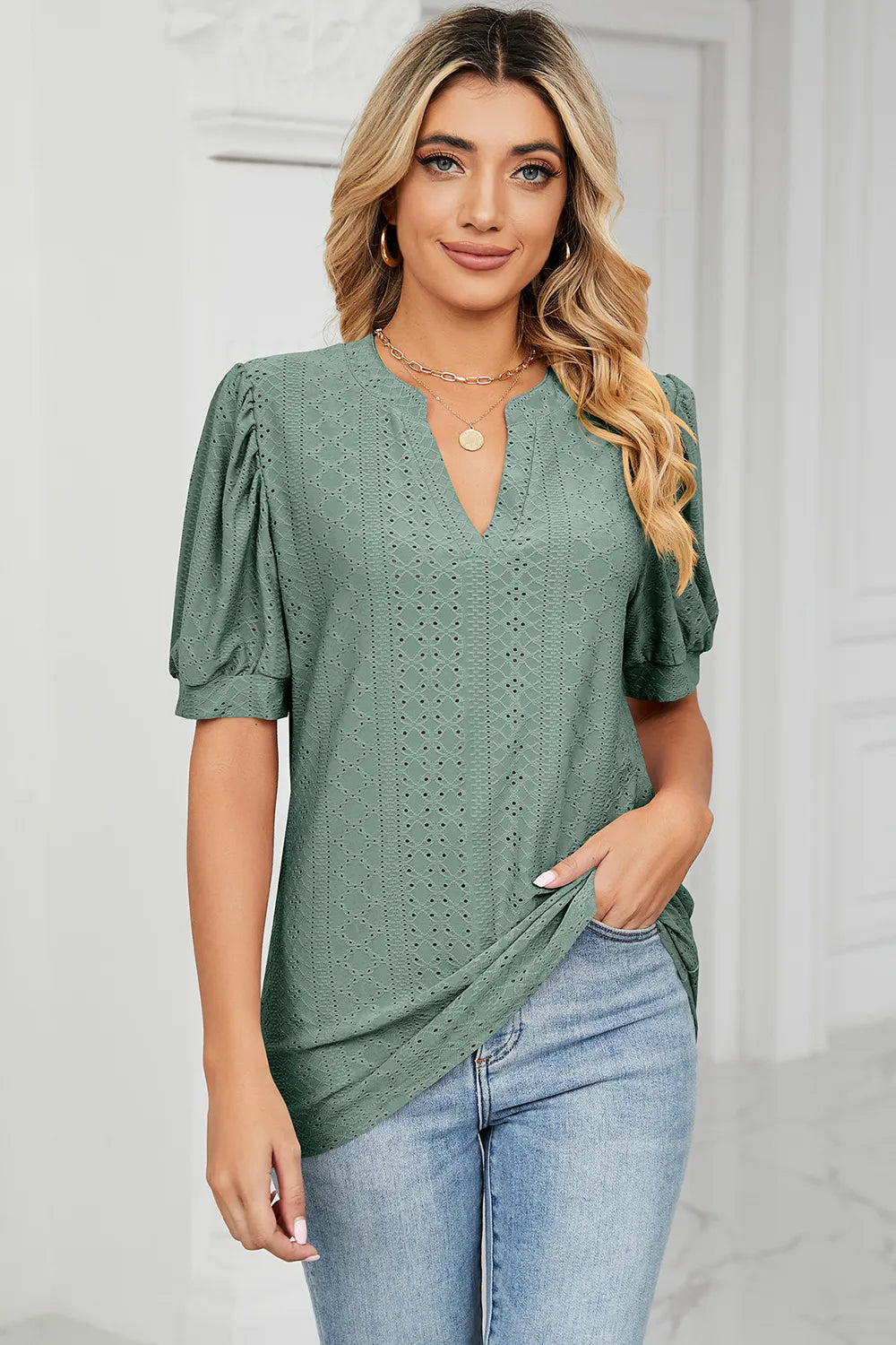 Casual V-neck solid color hollow bubble sleeve loose T-shirt top for women