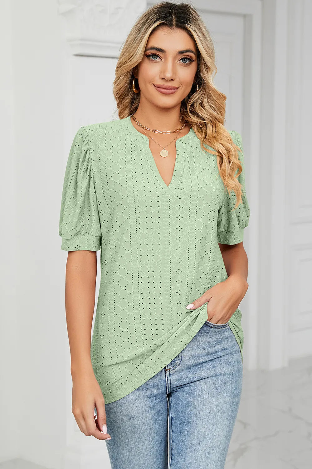 Casual V-neck solid color hollow bubble sleeve loose T-shirt top for women