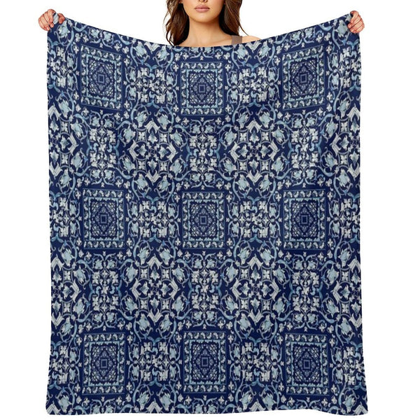 Vintage Flowerpattern Sustainable Throw Blanket