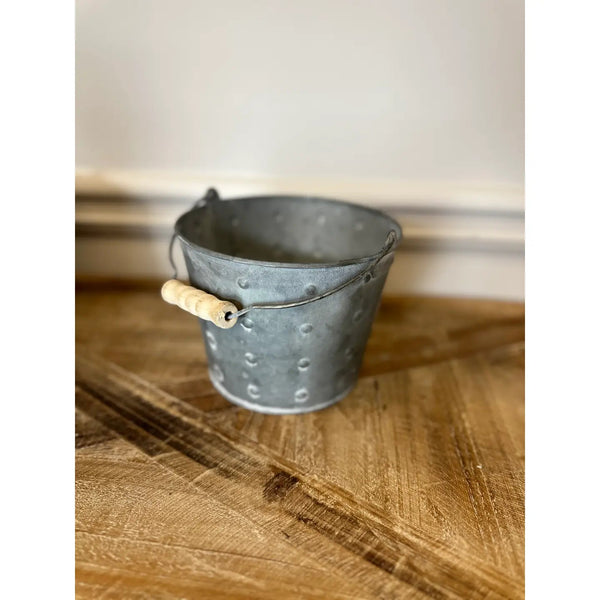 IRON POT DOT FINISH WITH WOOD HANDLE SET OF THREE VagabondVintage