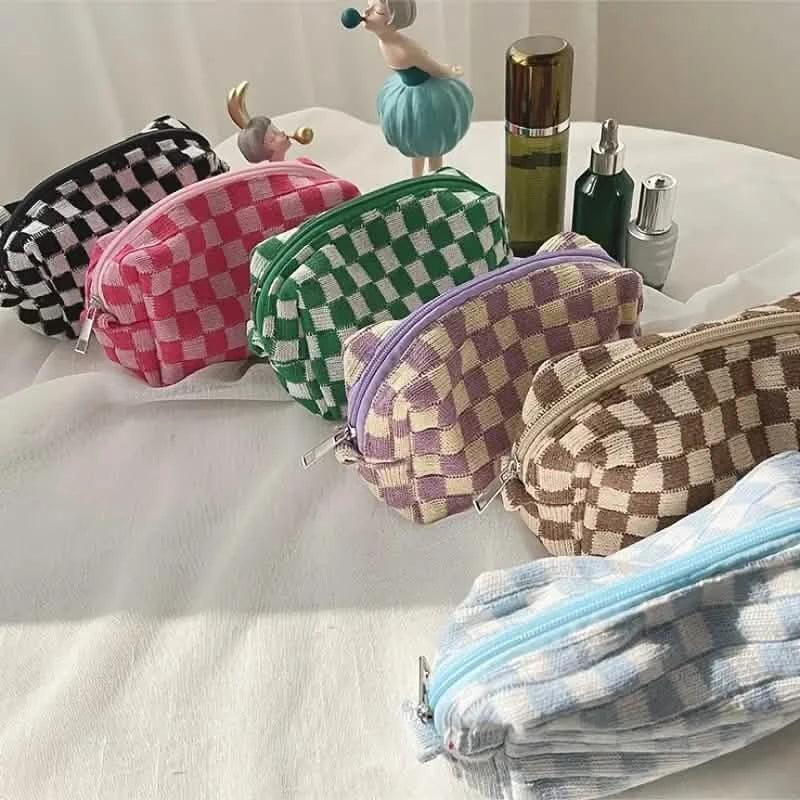 Checkered Pattern Zipper Makeup Bag