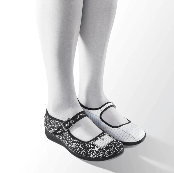 Hot Chocolate Design
Chocolaticas® NOTEBOOK Mary Jane Flat