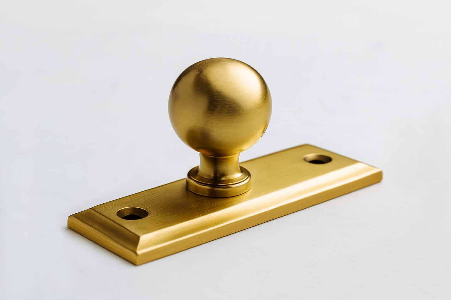 Classic Cabinet Pulls with Backplate - Antique Brass