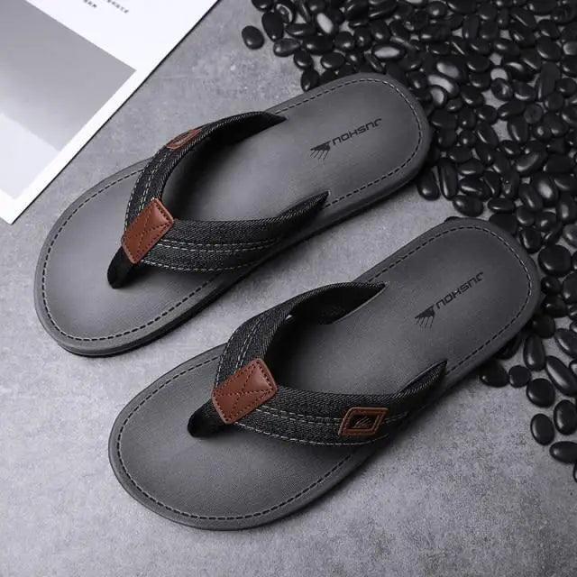 Comfortable Casual Summer Flip- Flops Men Beach Slippers Sandals Simple Luxury Design Indoor Non-Slip Black Flip Flops