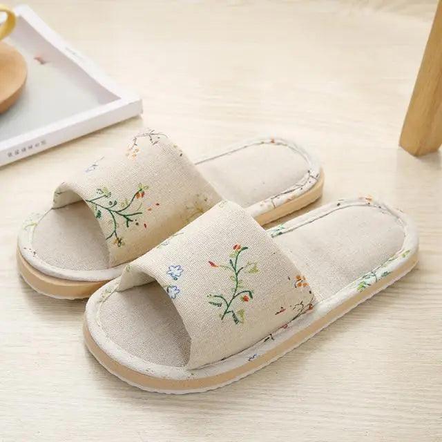 Comfortable Elegant Flower Design Indoor Soft Slipper Spring Autumn Lightweight Flip Flops For Women Classic Bedroom Slippers Ladies Foldable Flip Flops