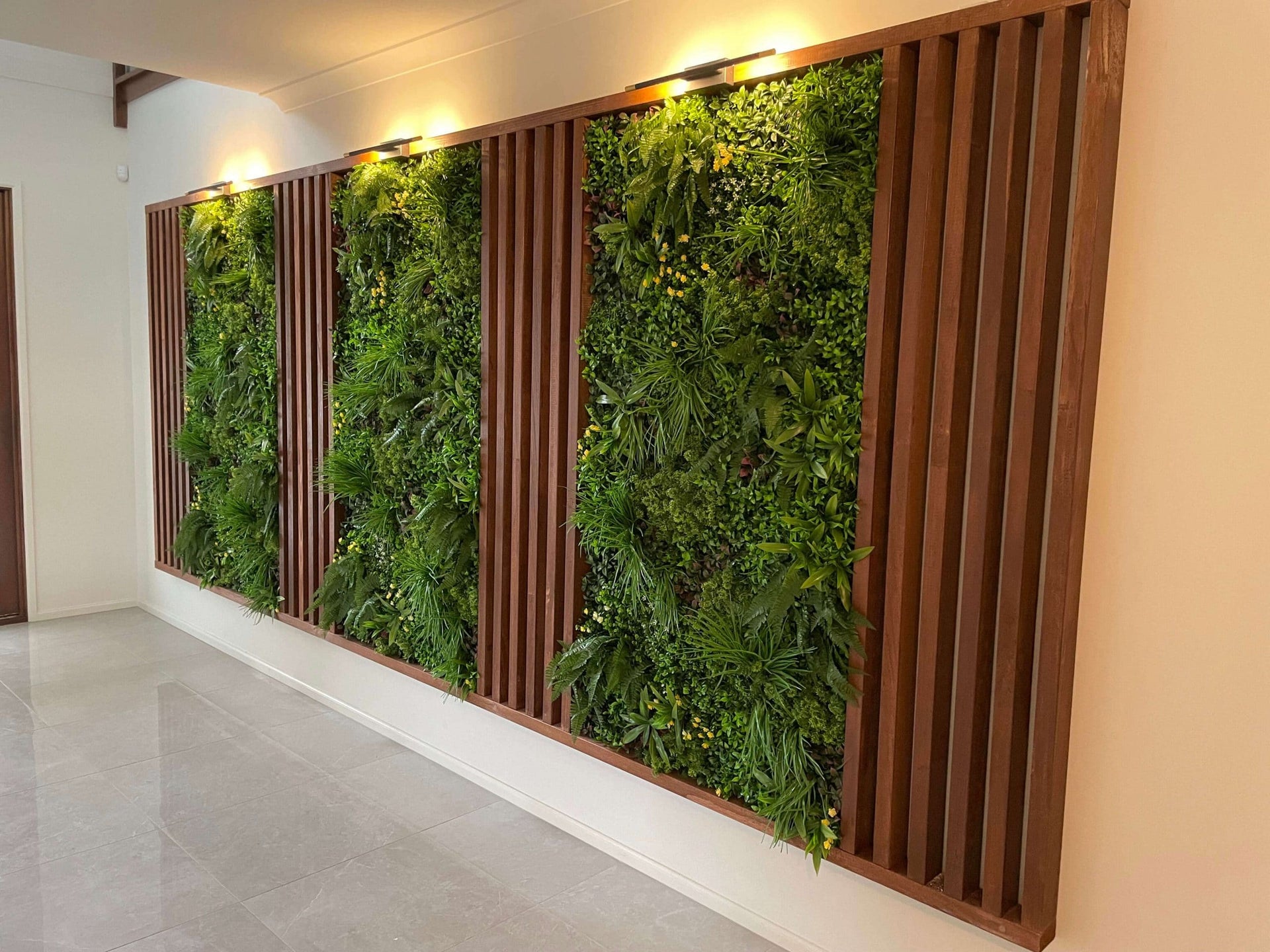 Country Fern Artificial Vertical Garden Green Wall Panel 40×40in 11 SQ FT – UV Resistant – Commercial Grade
