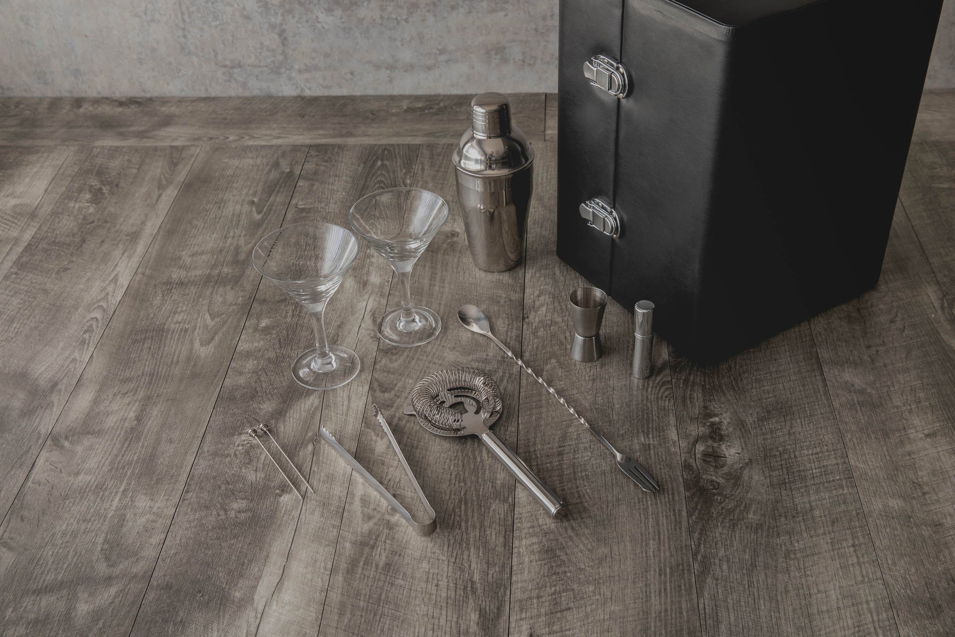 Manhattan Cocktail Case Picnic Time Family of Brands