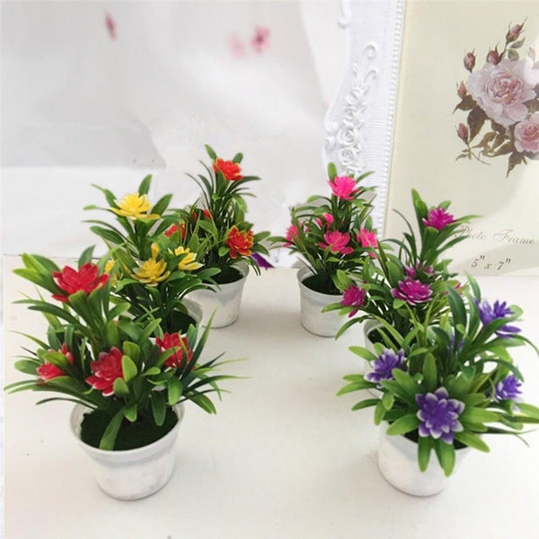 Creative Mini Artificial Fake Flower Potted Bonsai for Christmas New Year Wedding Party Garden Resturant Table Home Decor Mini Potted Plastic Succulents for Home Office Room Decor