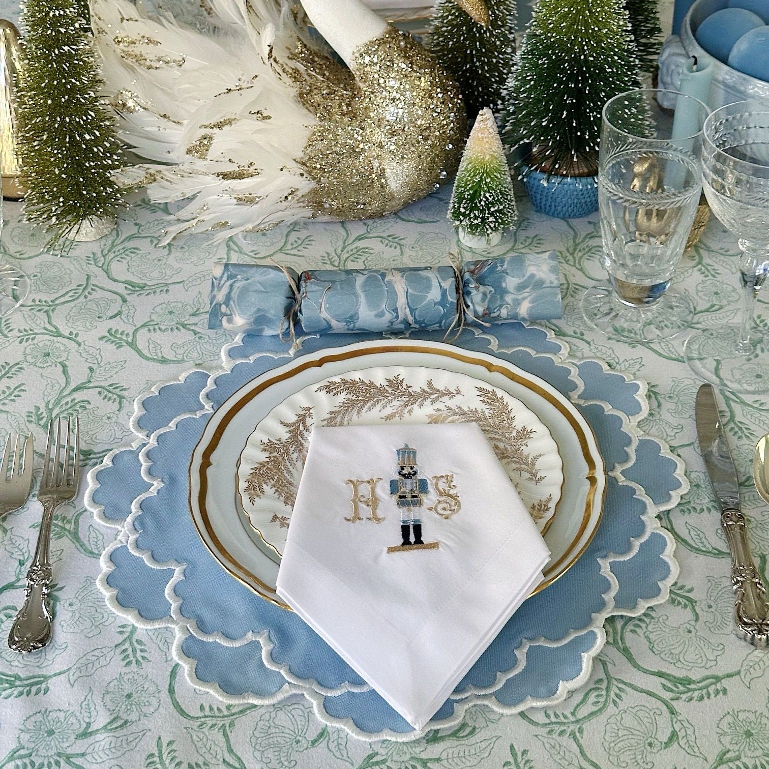 SPRING TABLE DECOR – CRESSIDA SCALLOPED BLUE FABRIC PLACEMAT