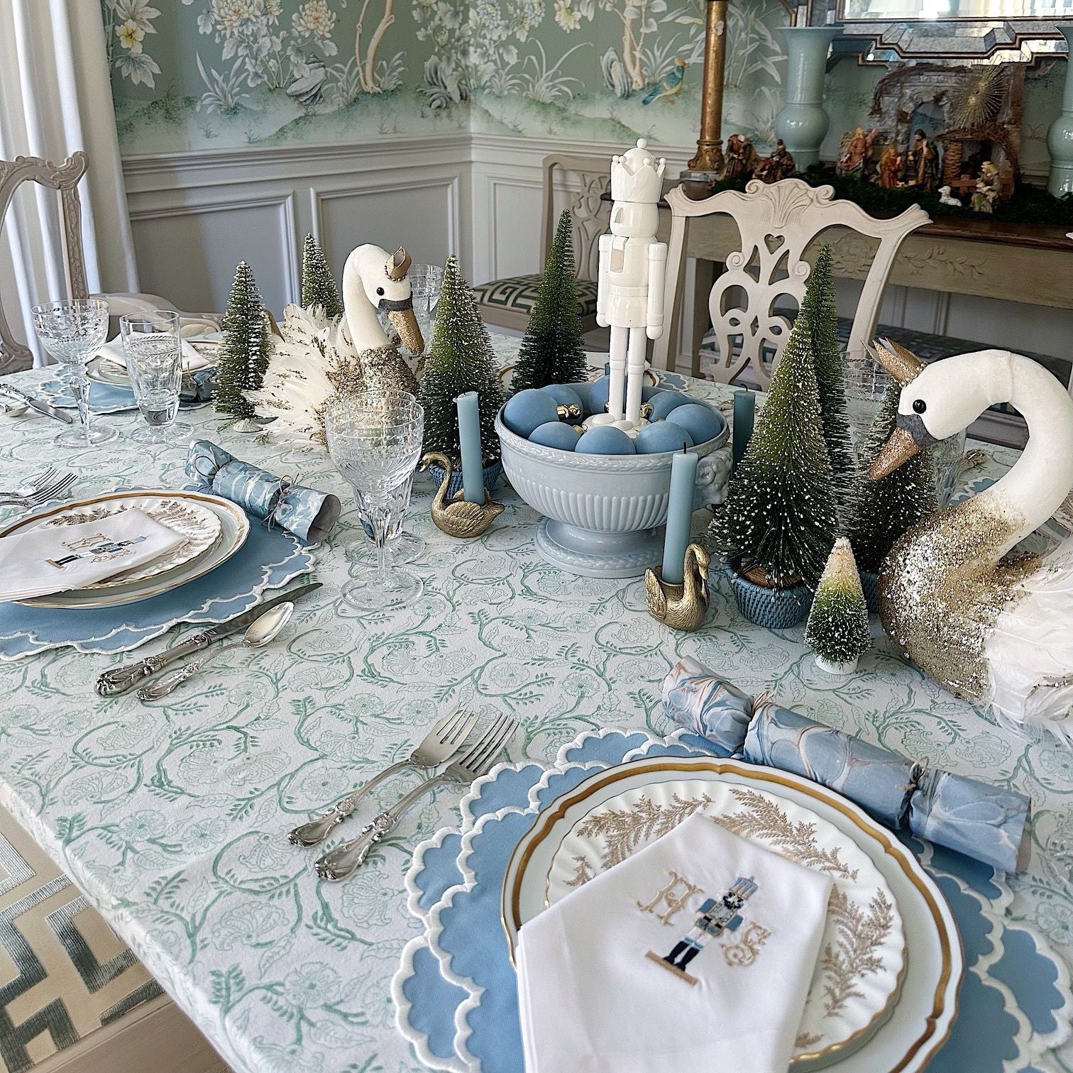 SPRING TABLE DECOR – CRESSIDA SCALLOPED BLUE FABRIC PLACEMAT