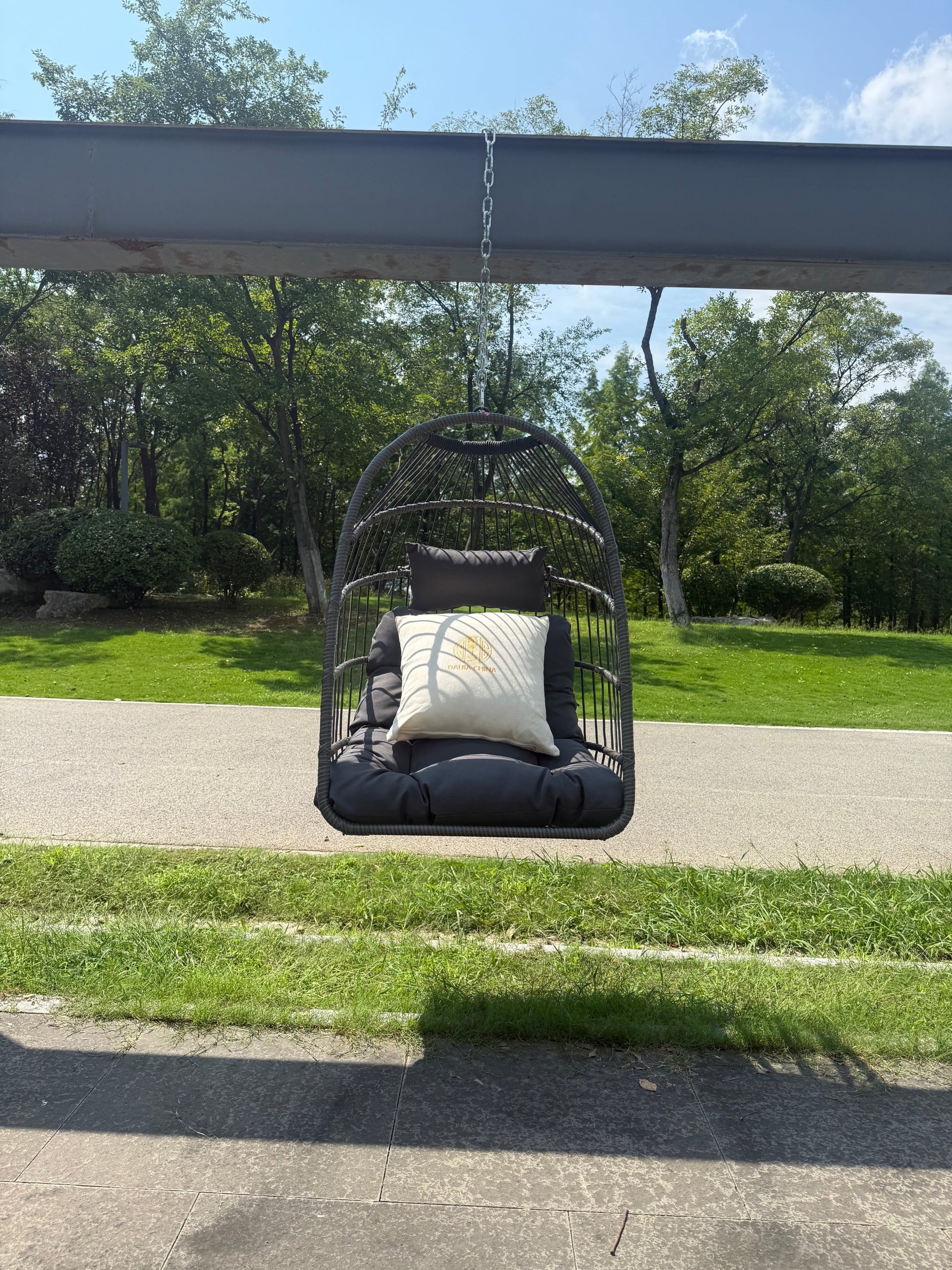 Outdoor Garden Rattan Egg Swing Hanging Chair PE Wicker Hanging Chair for Outdoor Patio