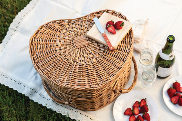 Heart Picnic Basket for 2 Picnic Time Family of Brands