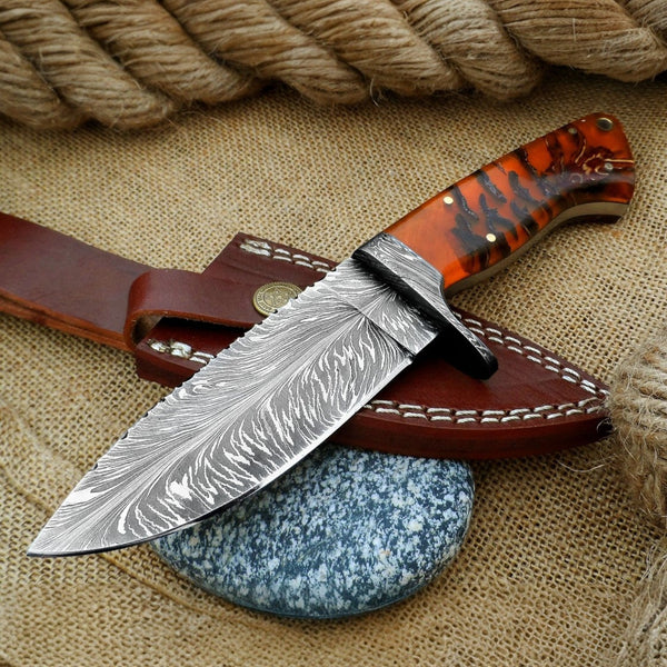 Best Deer Skinning Knife - Feather Damascus Pinecone Handle