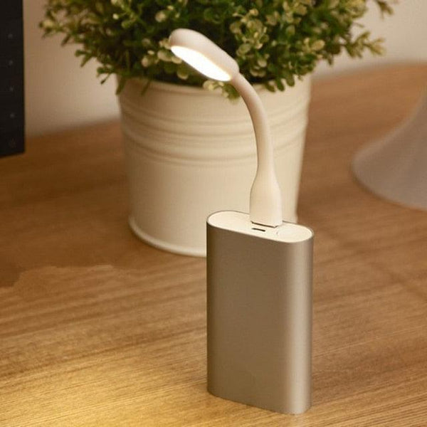 Desk Lamps Lights New Fashion Novelty Romantic Baby Led Bulbs Usb Port Dc Resin Knob Switch Wedge Night Plug Astronauts Decorative Table Lamp Cute Study Lamps for Bedroom Décor