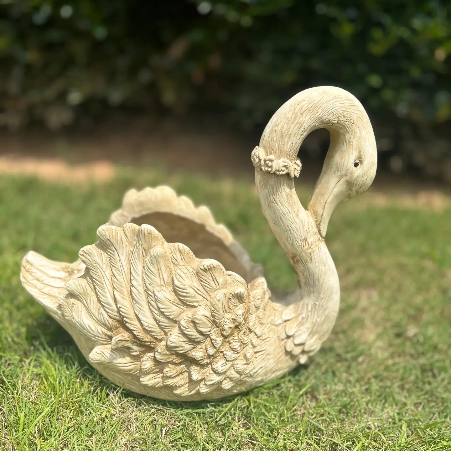 RESIN SWAN PLANTER