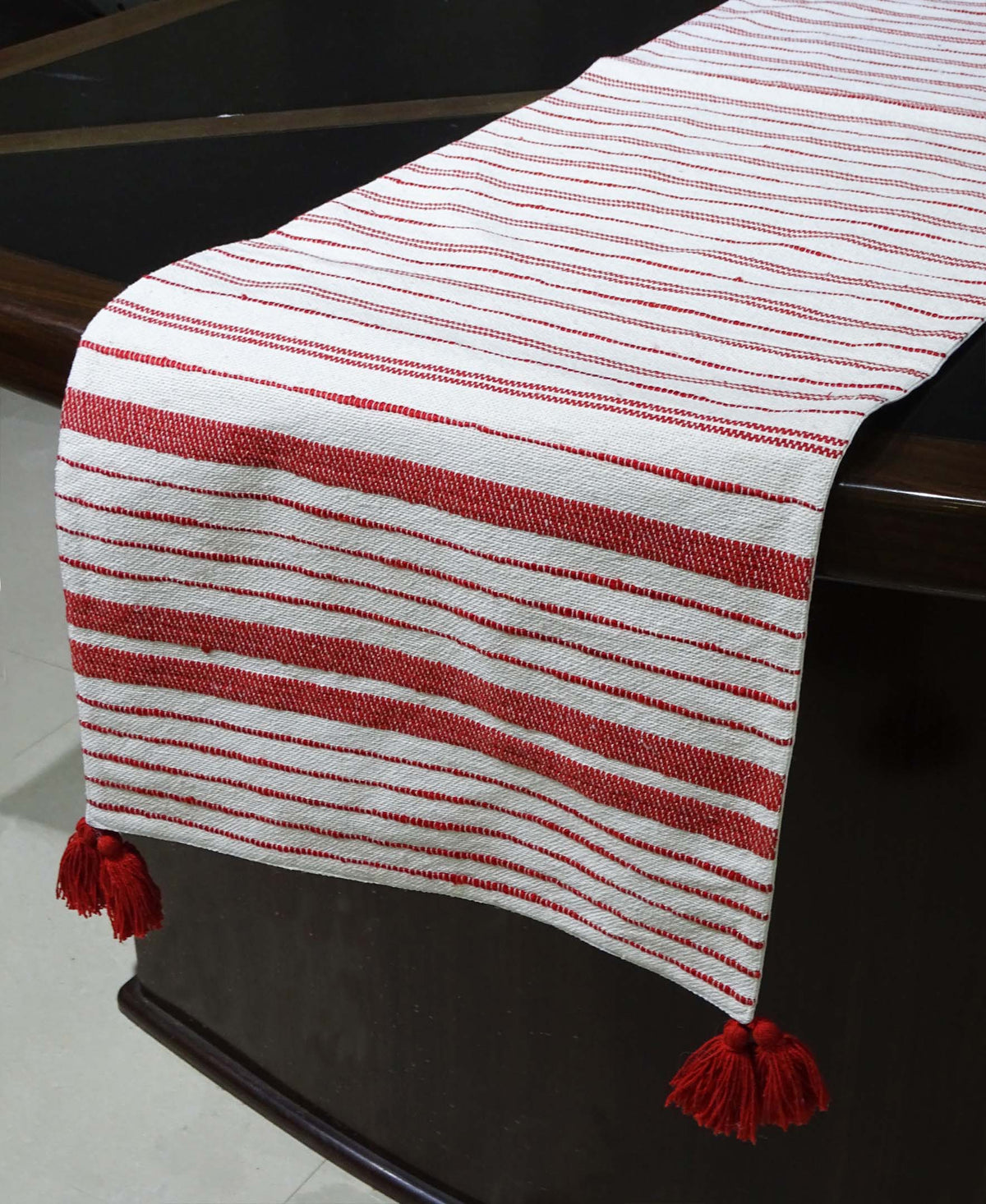 Woven Cotton Table Runner Off White and Red 16