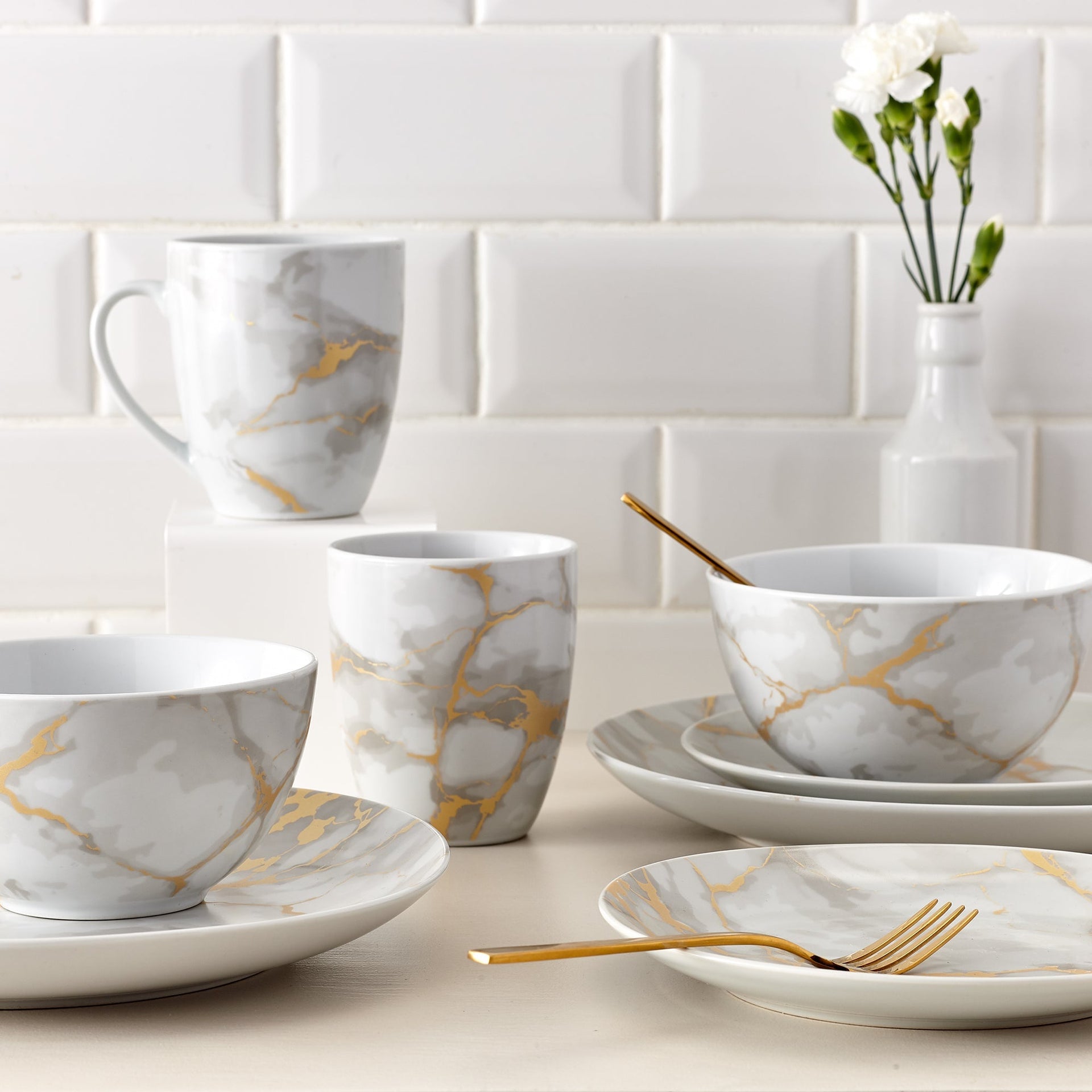 Dinnerware Set 16 Piece Coupe Porcelain Gold Marble Look, Service for 4