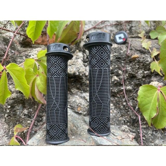 Durable Handlebar Grips Lock Ring Bike Handle Durable Wearable Bicycle Grips Single Lock-On Mountain Bike Grips Bicycle Handlebar Locking Grips Non-Slip Multi Colors Simple Design Handle Grips