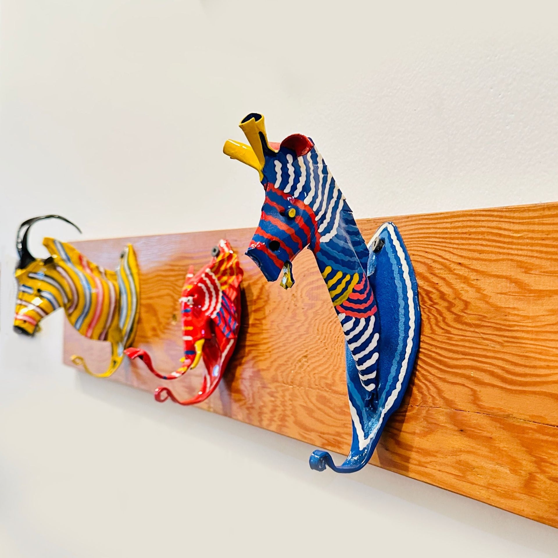 S/4 Painted Tin Hooks
