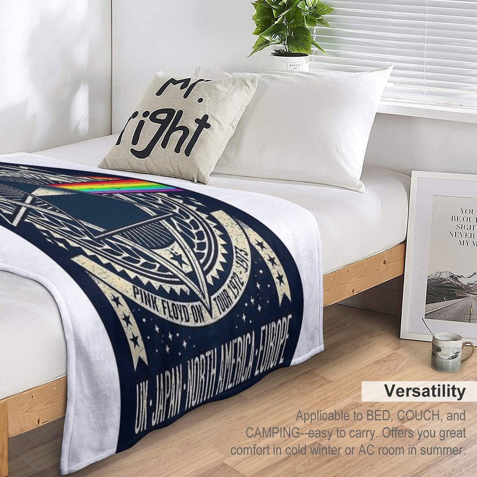 Tour Musical - The Drack Side Of The Moon Poster Throw Blanket